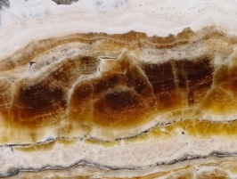 Travertín, aragonit alebo zlatý ónyx?