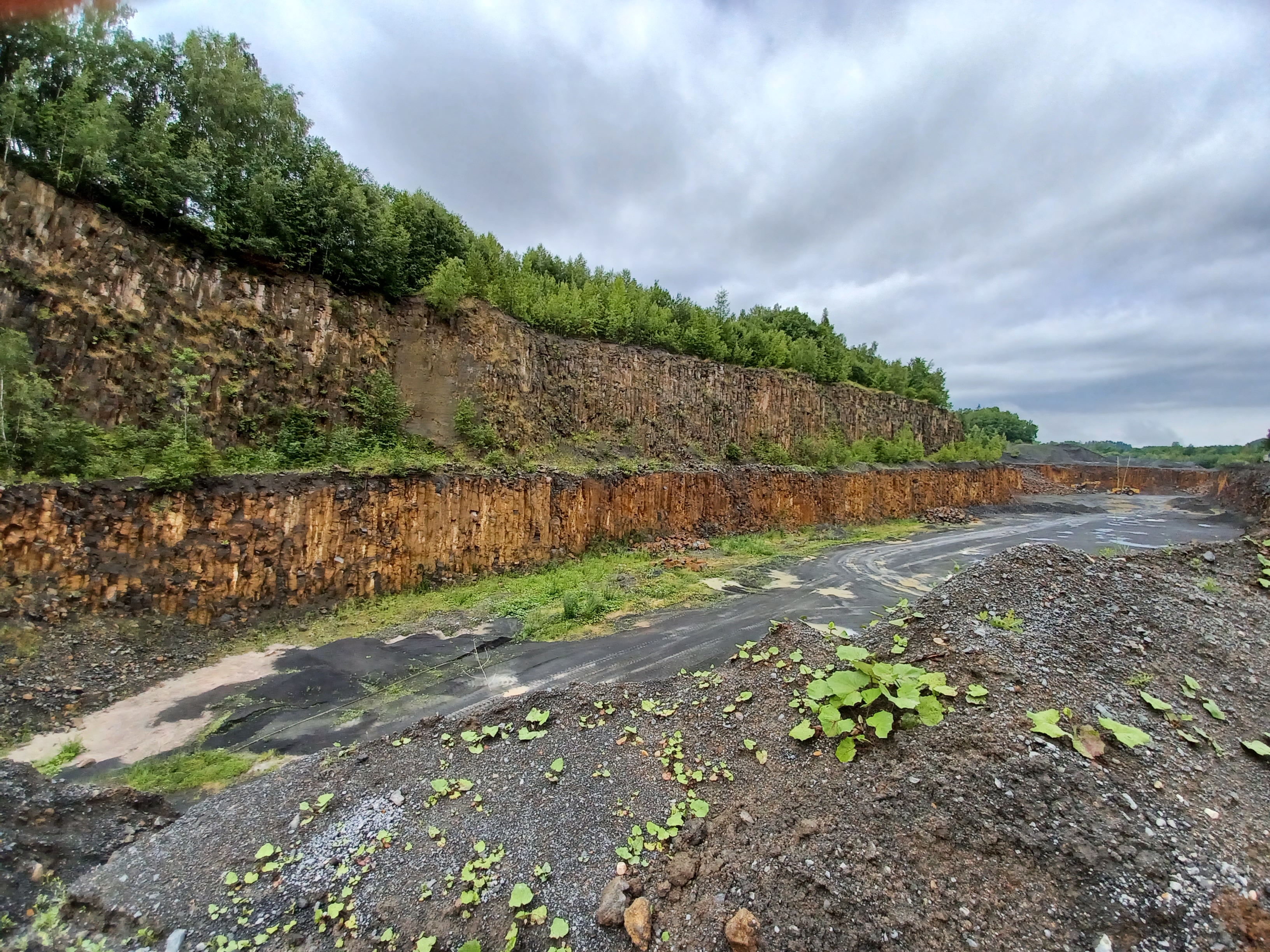 Olivíny zo Smrčí: zelený poklad z vnútra Zeme
