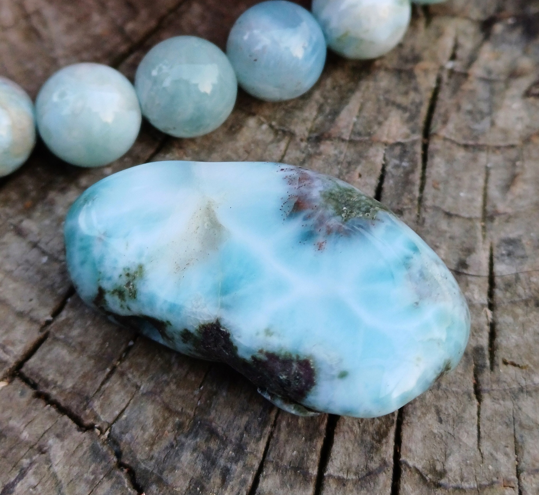 Larimar vŕtaný okrúhliak