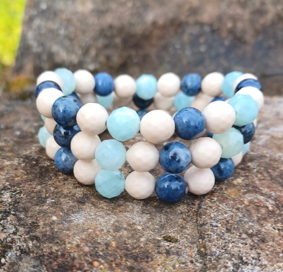 Akvamarín, koral, dumortierit náramok