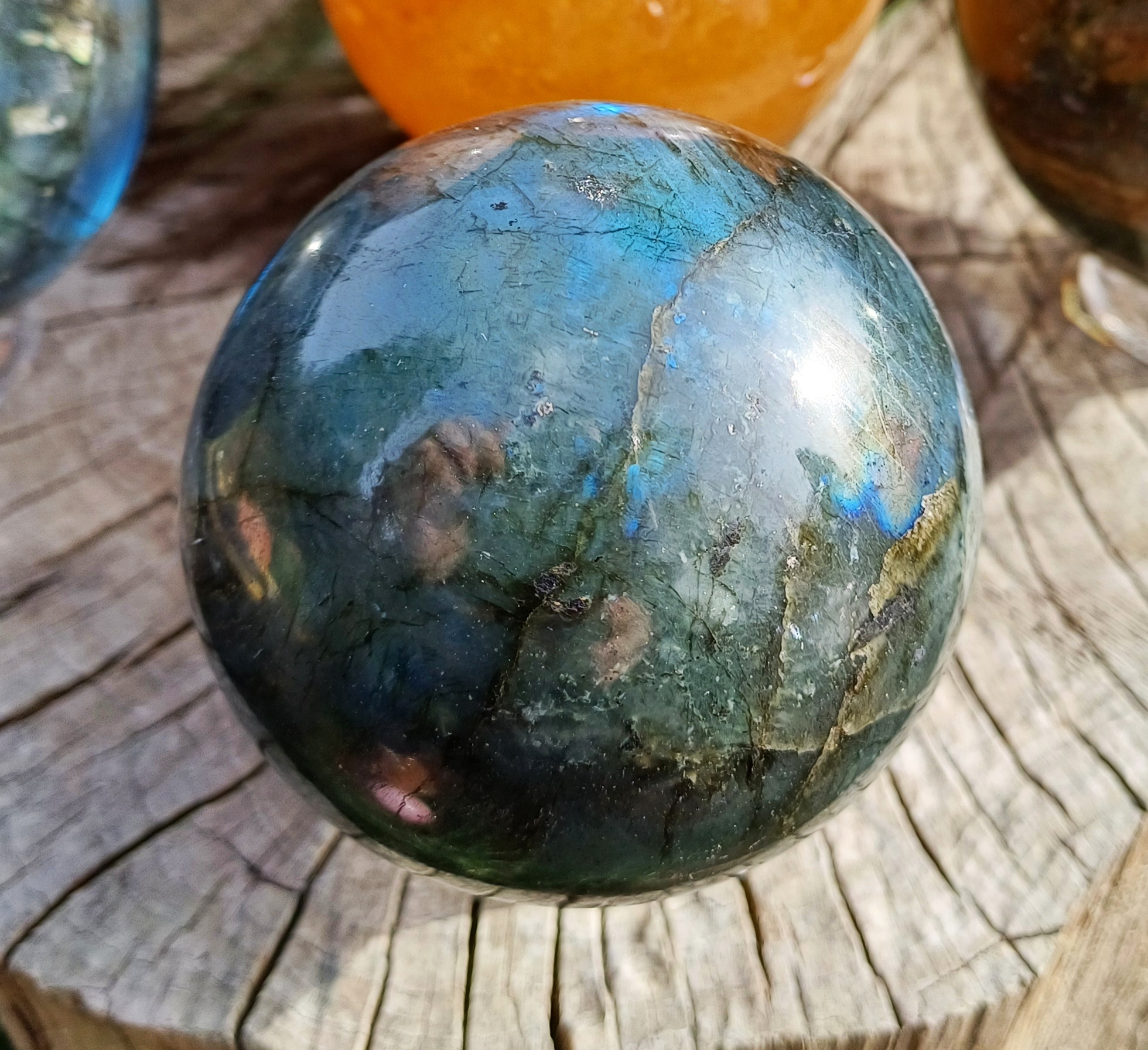Labradorit guľa 6,3 cm