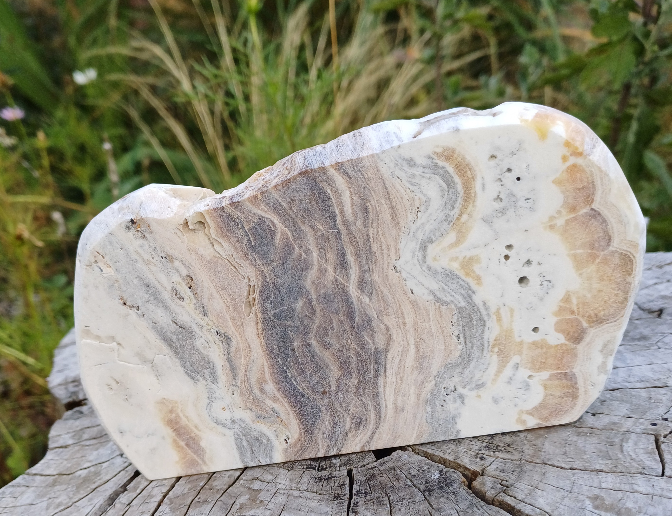 Aragonit leštený rez 450g