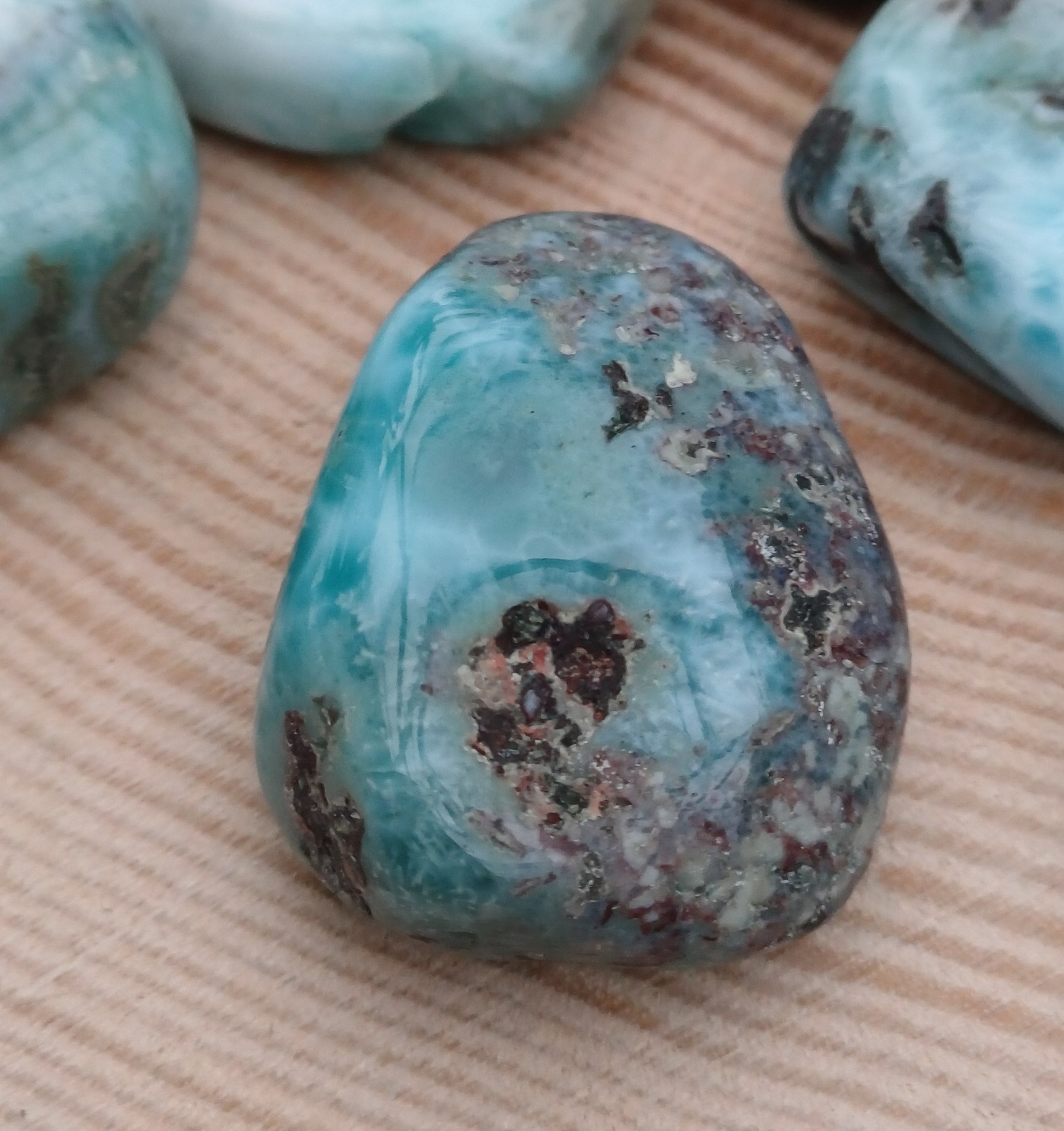 Larimar vŕtaný okrúhliak