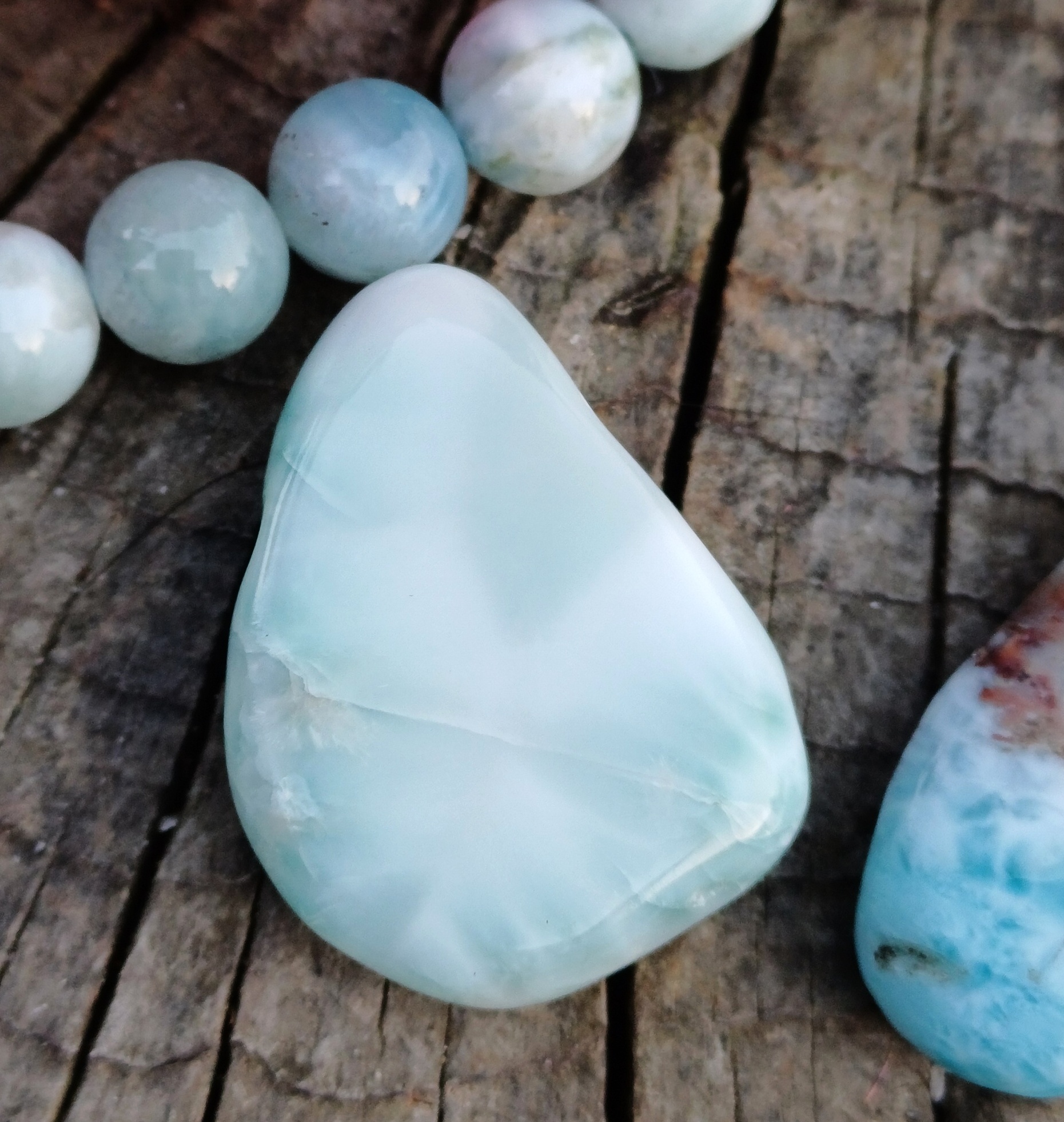 Larimar vŕtaný okrúhliak