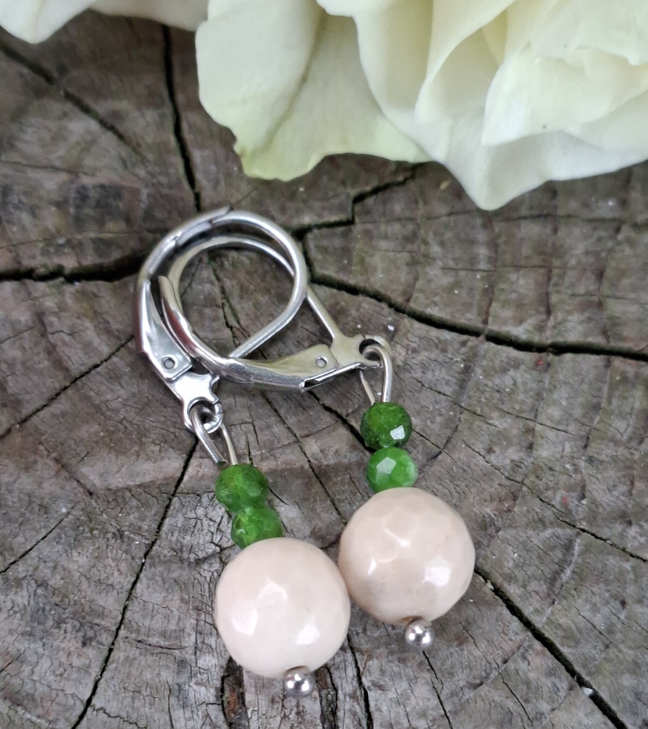 Diopsid, koral náušnice