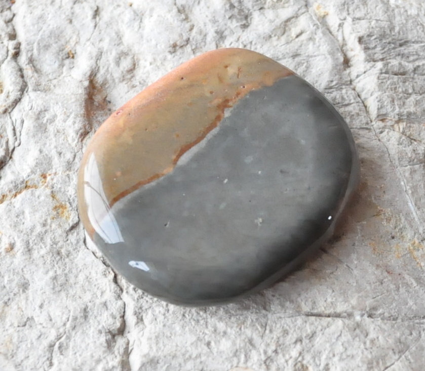 Jaspis polychróm chňapka 29g