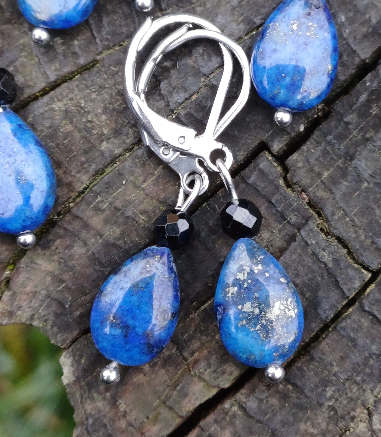 Lapis lazuli, turmalín náušnice 