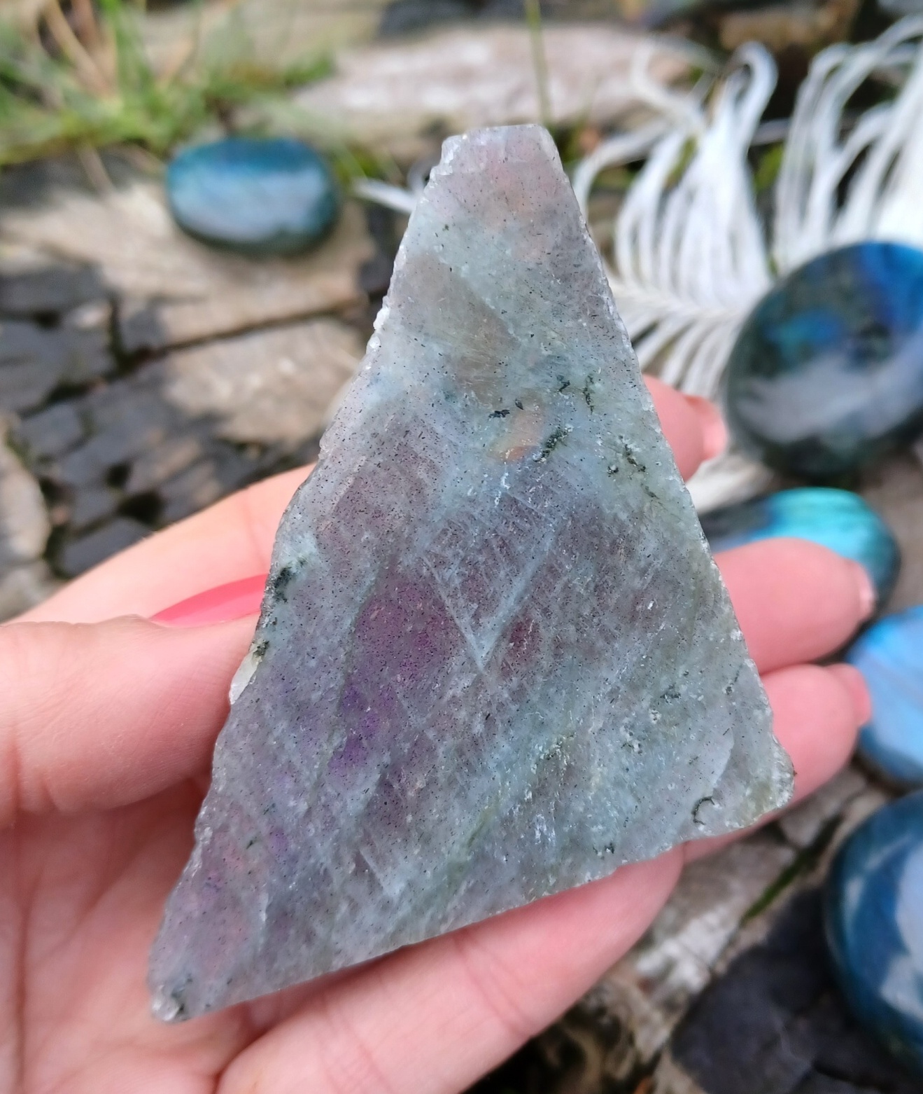 Biely labradorit rez 110g