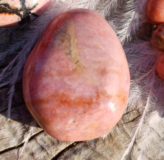 Rodonit vŕtaný kameň