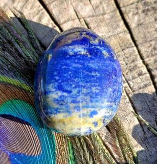 Lapis lazuli vŕtaný kameň