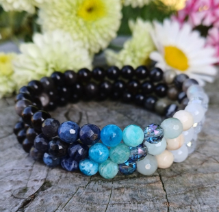 Obsidián zlatý náramok s modrými kameňmi