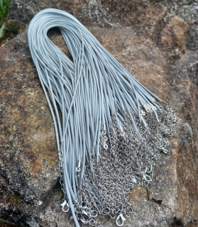 Šnúrka so zapínáním sivá