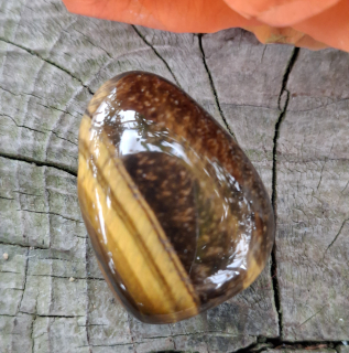 Tigrie oko vŕtaný okrúhliak