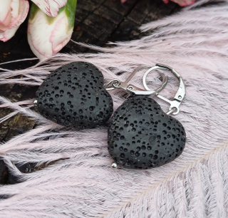 Láva čierne srdiečka náušnice