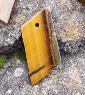 Tigrie oko vŕtaná placička