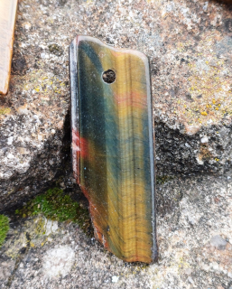 Tigrie oko vŕtaná placička