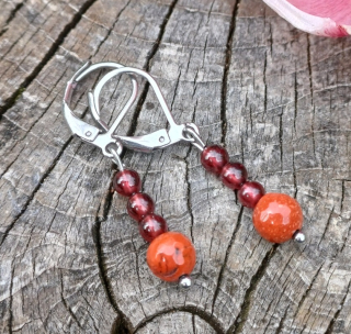 Jaspis, granát náušnice