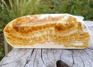 Aragonit leštený rez 485g