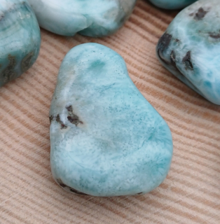 Larimar vŕtaný okrúhliak