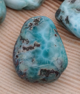 Larimar vŕtaný okrúhliak