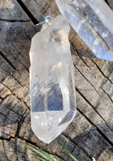 Krištáľ hrot prívesok