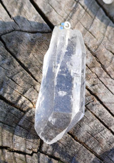 Krištáľ hrot prívesok