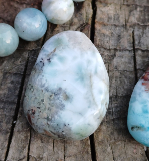 Larimar vŕtaný okrúhliak