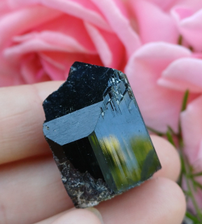 Čierny turmalín Madagaskar 19g