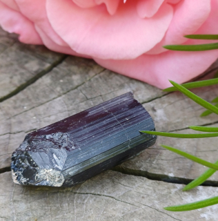 Čierny turmalín Madagaskar 9g