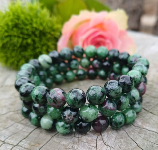 Rubín v zoisitu náramok