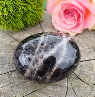 Mesačný kameň čierny 72g