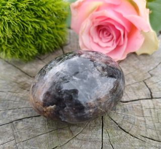 Mesačný kameň čierny 76g