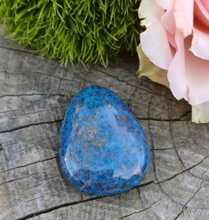 Lapis lazuli vŕtaný kameň