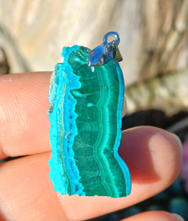 Chryzokol, malachit prívesok