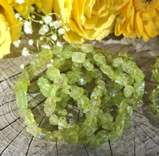 Olivín náramok zo surových kameňov