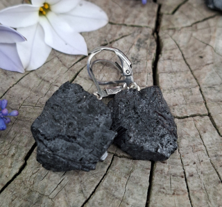 Turmalín náušnice zo surových kameňov